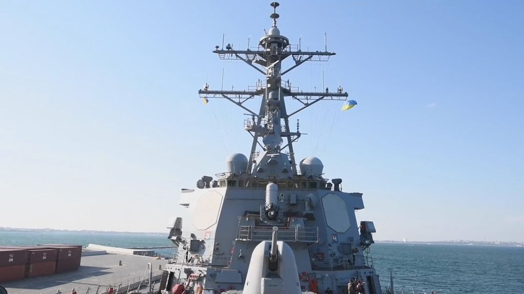 USS Ross (DDG 71) arrived in Odessa, Ukraine on June 27, 2021. (DIVDS, Petty Officer 2nd Class Jessica Blackwell/Zenger)